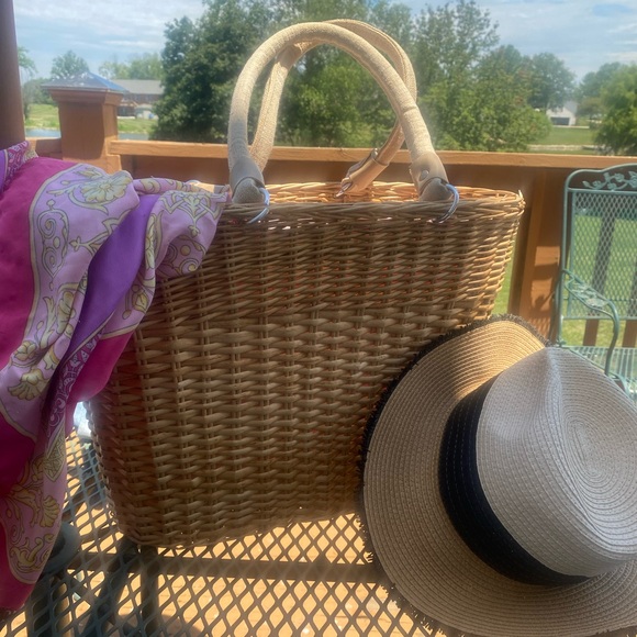Raffia Tote with pale pink lining - Picture 3 of 5